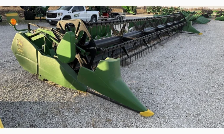 Жниварка John Deere 630 F Hydraflex шириною 9 метрів - фото № 3