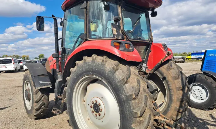 Трактор Case IH  110 JX - фото № 6