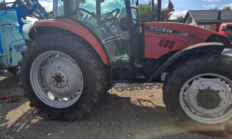 Трактор Case IH  110 JX - фото № 7