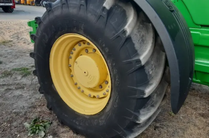 Трактор John Deere 8335R- фото № 11