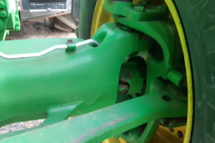 Трактор John Deere 8335R- фото № 8