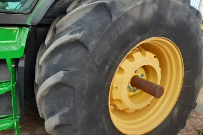 Трактор John Deere 8335R- фото № 13