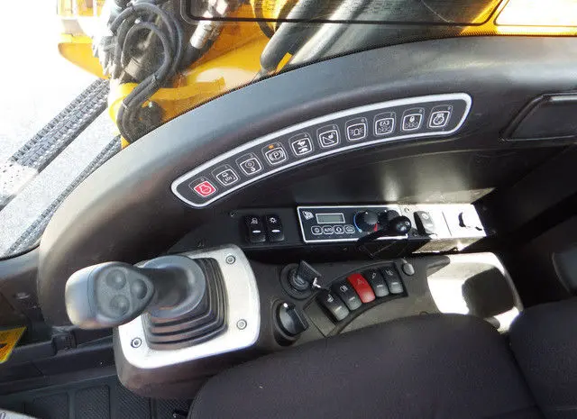 Колесный экскаватор JCB JC 200 W- фото № 12