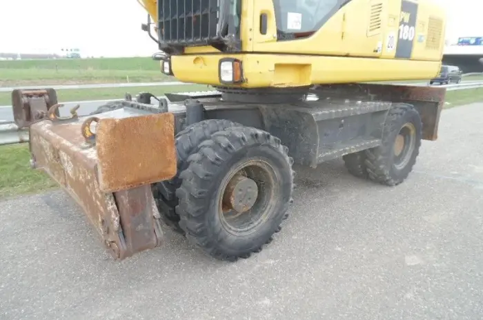Колесный экскаватор Komatsu PW180-7EO- фото № 6