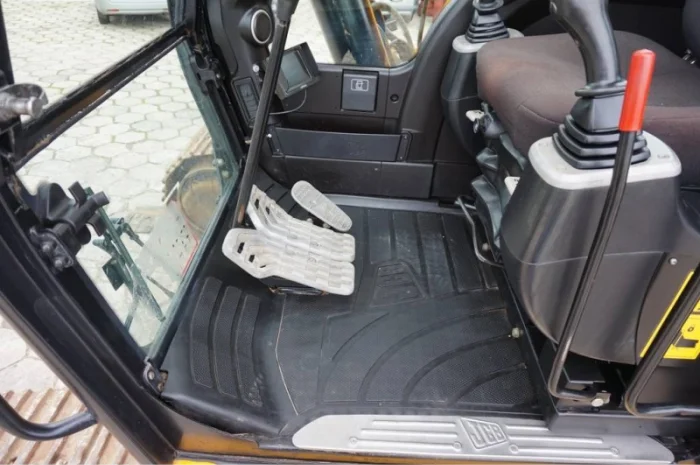 Гусеничный экскаватор JCB JS 290 LC- фото № 10