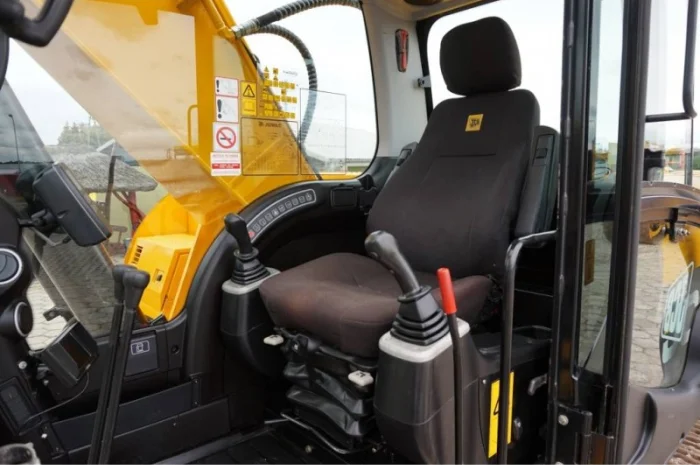 Гусеничный экскаватор JCB JS 290 LC- фото № 11