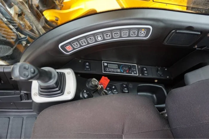 Гусеничный экскаватор JCB JS 290 LC- фото № 13