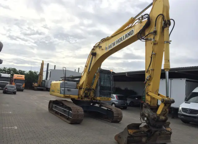 Гусеничный экскаватор New Holland E265B- фото № 2