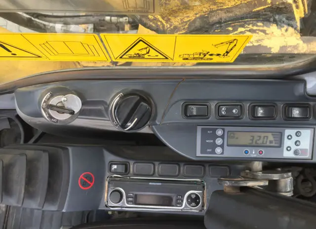 Гусеничный экскаватор New Holland E265B- фото № 8