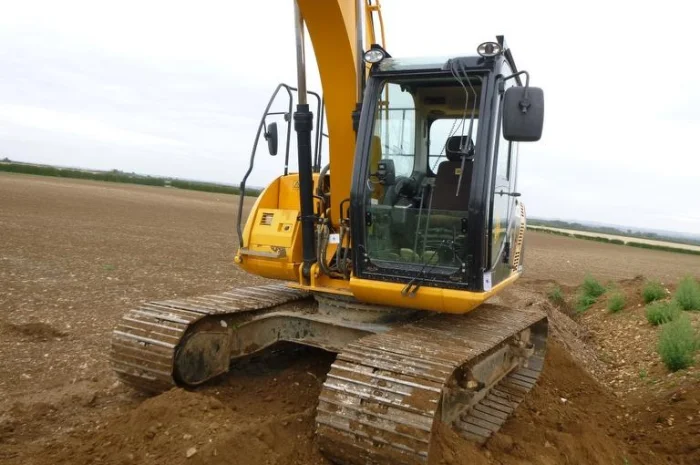 Гусеничный экскаватор JCB JS130LC- фото № 2