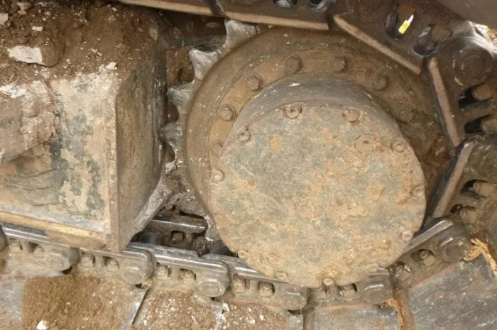 Гусеничный экскаватор JCB JS130LC- фото № 9