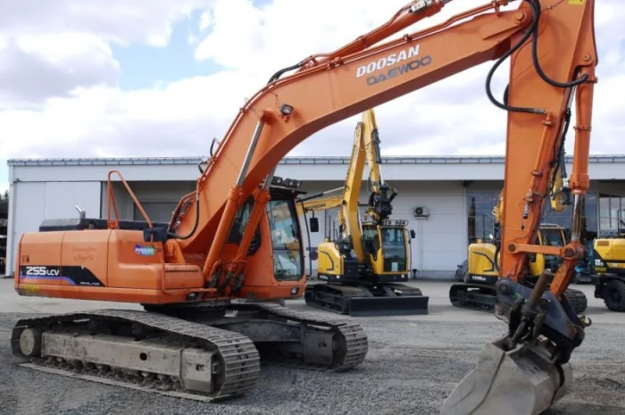 Гусеничные экскаватор Doosan Solar 255LC V- фото № 1