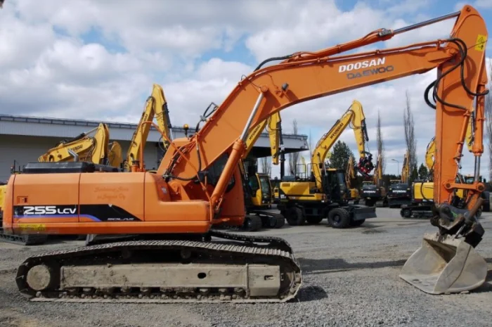 Гусеничные экскаватор Doosan Solar 255LC V- фото № 2