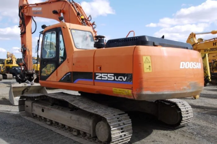 Гусеничные экскаватор Doosan Solar 255LC V- фото № 3