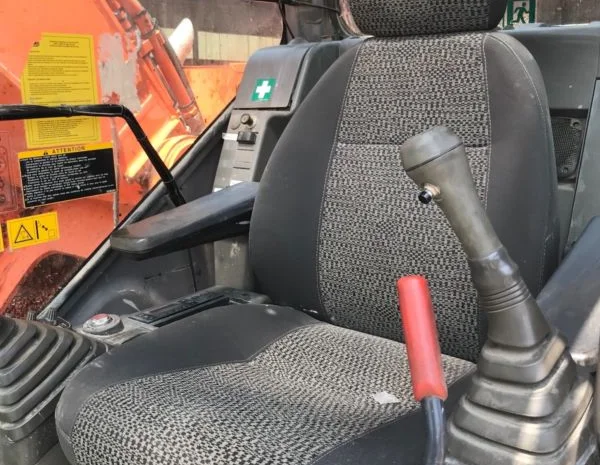 Гусеничный экскаватор Hitachi ZX 225 US LC- фото № 8