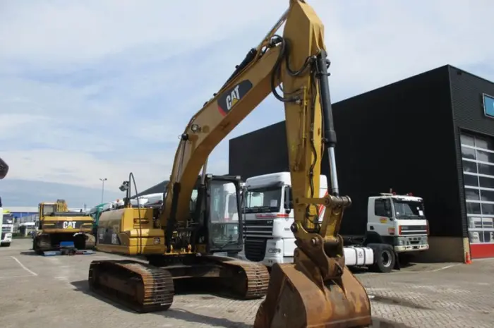 Гусеничный экскаватор Caterpillar 320 DL- фото № 2