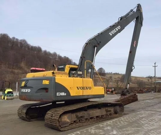 Гусеничный экскаватор Volvo EC240BLR- фото № 4