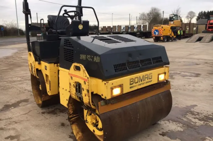 Комбинированный каток BOMAG BW135 2008 г- фото № 4