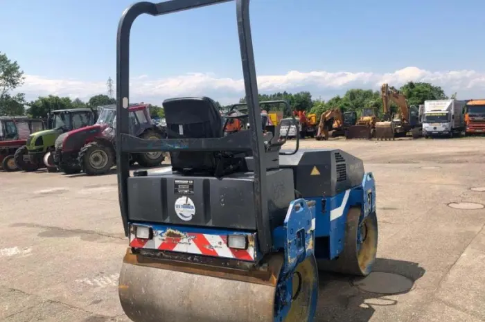 Комбинированный каток Bomag BW 138 AD. Строительная техника б/у- фото № 3
