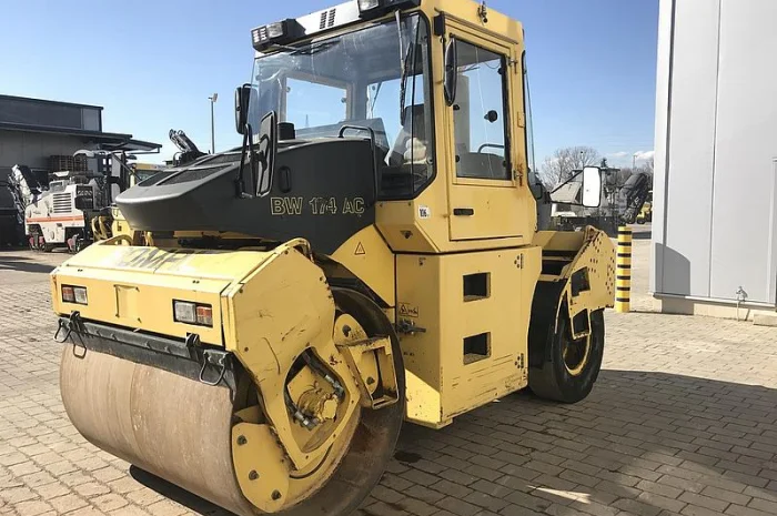 Каток Тандемный Bomag BW 174 AС- фото № 17