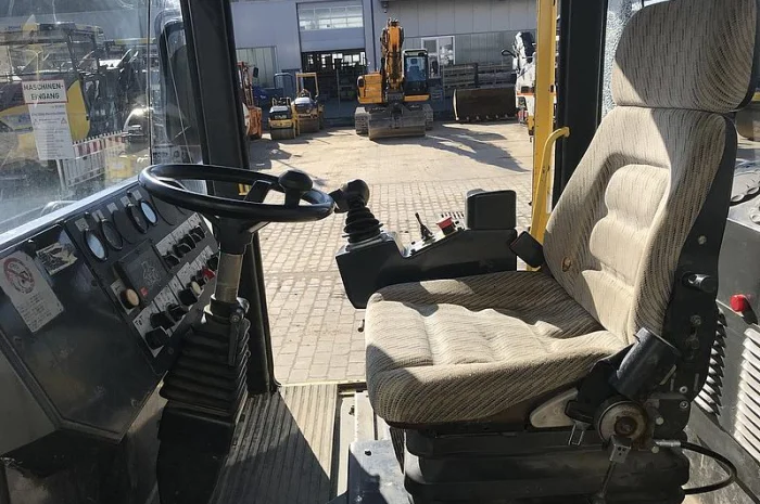 Каток Тандемный Bomag BW 174 AС- фото № 14