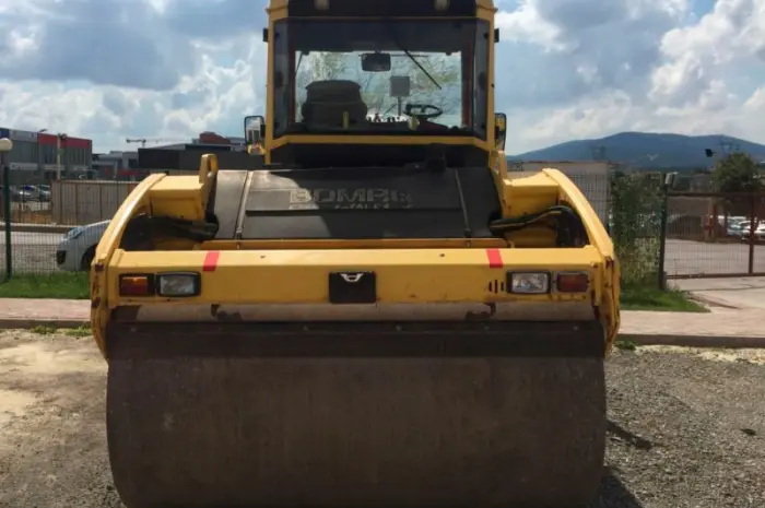 Тандемный каток Bomag BW 202 AD-4- фото № 4