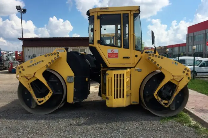 Тандемный каток Bomag BW 202 AD-4- фото № 8