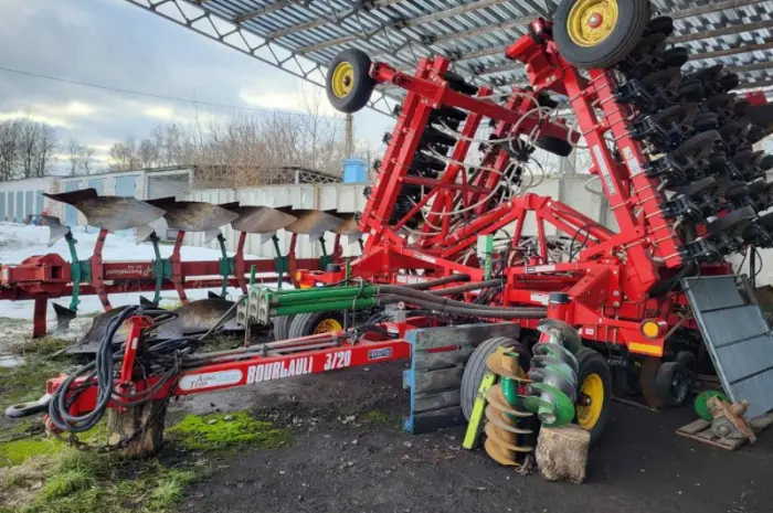 Посевной комплекс BOURGAULT 3720-30 с бункером 1910 John Deere- фото № 3