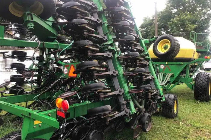 Продається посівний комплекс John Deere 1890 (бункер 1910)- фото № 2