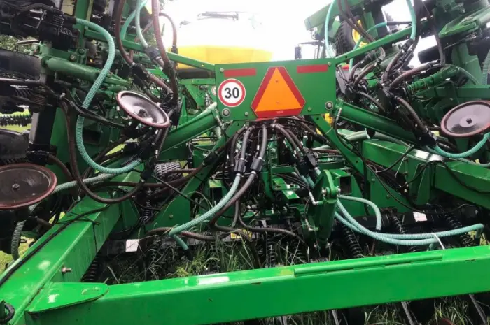 Продається посівний комплекс John Deere 1890 (бункер 1910)- фото № 3