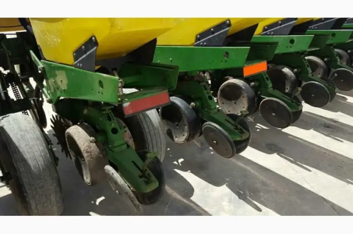 Пневматическая Сеялка пропашная John Deere 1750 8 рядная с No-Til- фото № 4