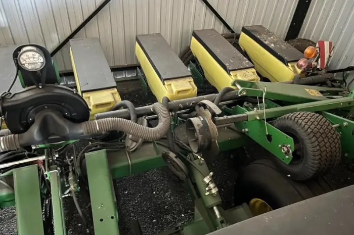 Сівалка точного висіву пневматична John Deere 1785- фото № 4