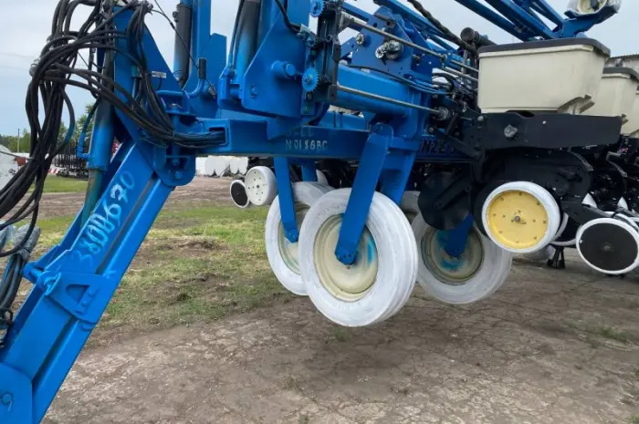 Сівалка точного висіву пневматична KINZE 3700 Precision Planting 24р- фото № 12