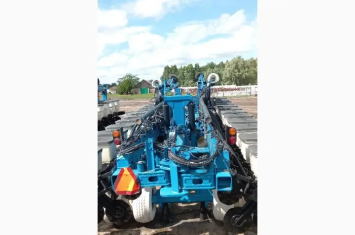 Сівалка точного висіву пневматична KINZE 3700 Precision Planting 24р- фото № 11