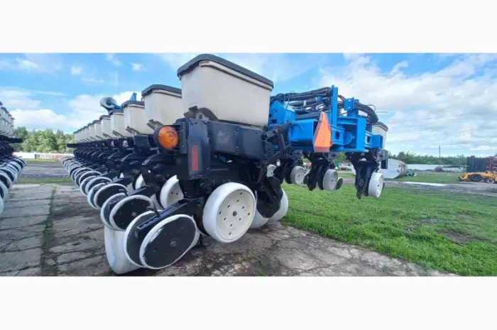 Сівалка точного висіву пневматична KINZE 3700 Precision Planting 24р- фото № 10