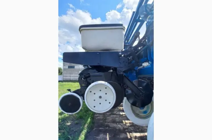 Сівалка точного висіву пневматична KINZE 3700 Precision Planting 24р- фото № 9
