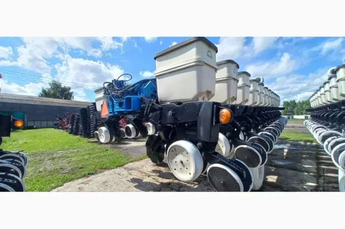 Сівалка точного висіву пневматична KINZE 3700 Precision Planting 24р- фото № 7
