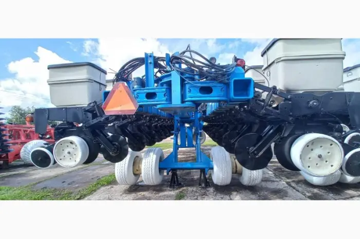 Сівалка точного висіву пневматична KINZE 3700 Precision Planting 24р- фото № 6