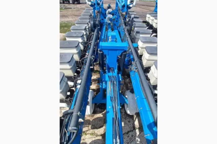 Сівалка точного висіву пневматична KINZE 3700 Precision Planting 24р- фото № 3