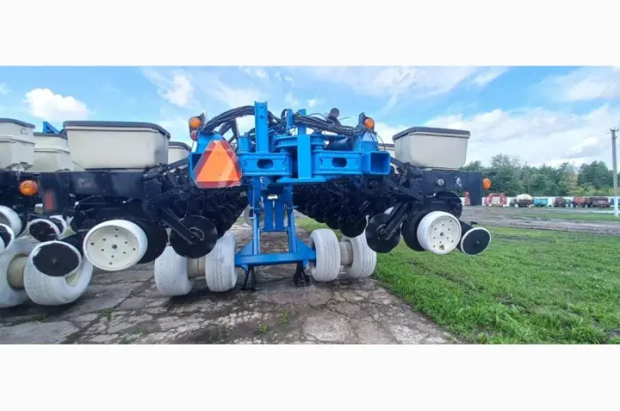Сівалка точного висіву пневматична KINZE 3700 Precision Planting 24р- фото № 18