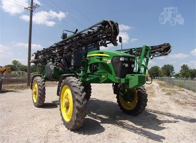 Самоходный опрыскиватель John Deere 4830- фото № 1
