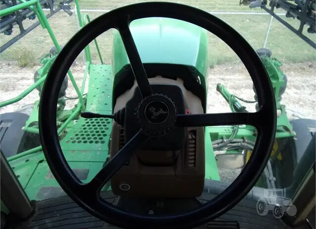 Самоходный опрыскиватель John Deere 4830- фото № 10