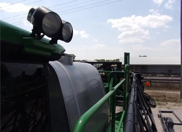 Самоходный опрыскиватель John Deere 4830- фото № 14