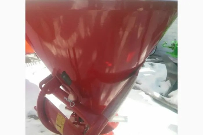 Разбрасыватель удобрений на 200кг. 500кг. 650кг. Польша ( Jar-met- фото № 18