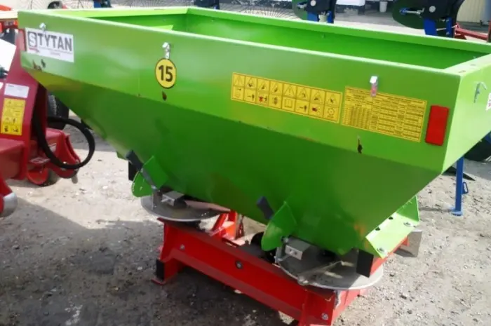 Розкидач мін-добрив Strumyk 1000 л Польща- фото № 2
