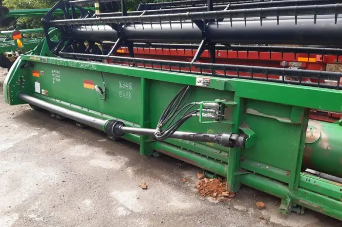 Жниварка John Deerе 635F Hydra-Flex 10- фото № 4