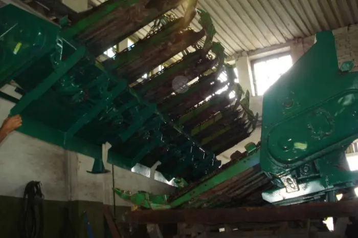 Установка измельчителей на кукурузные жатки John Deere- фото № 3