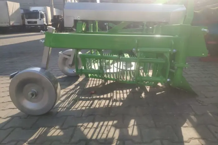 Картоплекопачка копалка вібраційна грохотна трясучка на бік боковий викід Bomet- фото № 4