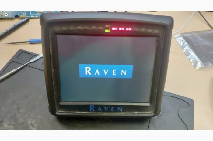 Замена сенсора(тачскрина дисплея) параллельное вождение Raven Cruizer 1 и 2- фото № 4