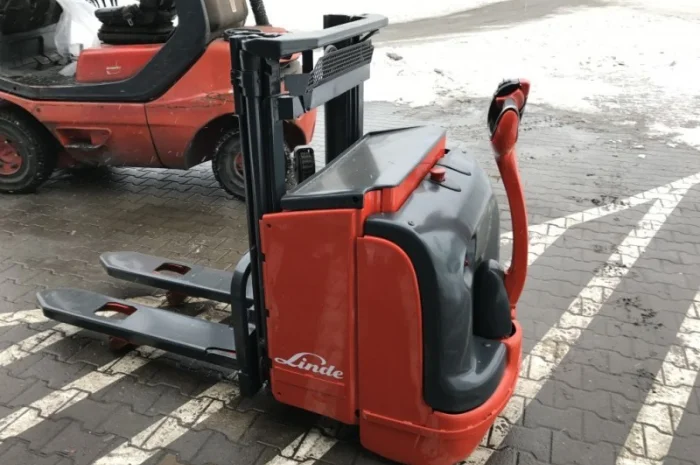 Штабелер електричний LINDE L14 1, 4т 1.5м-висота підйому- фото № 4